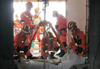 光線昏暗時如何使用救援三腳架